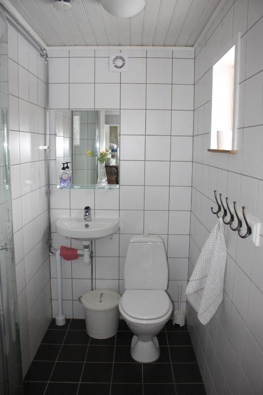Hotel Oesjoenaes Tived Pokoj fotografie
